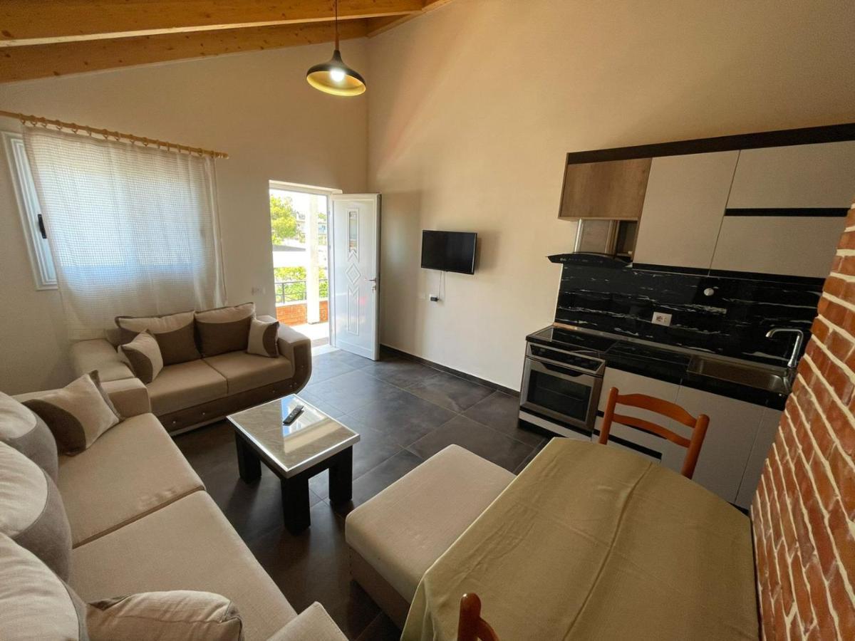 Guest Rooms Arbri Vlorë 外观 照片