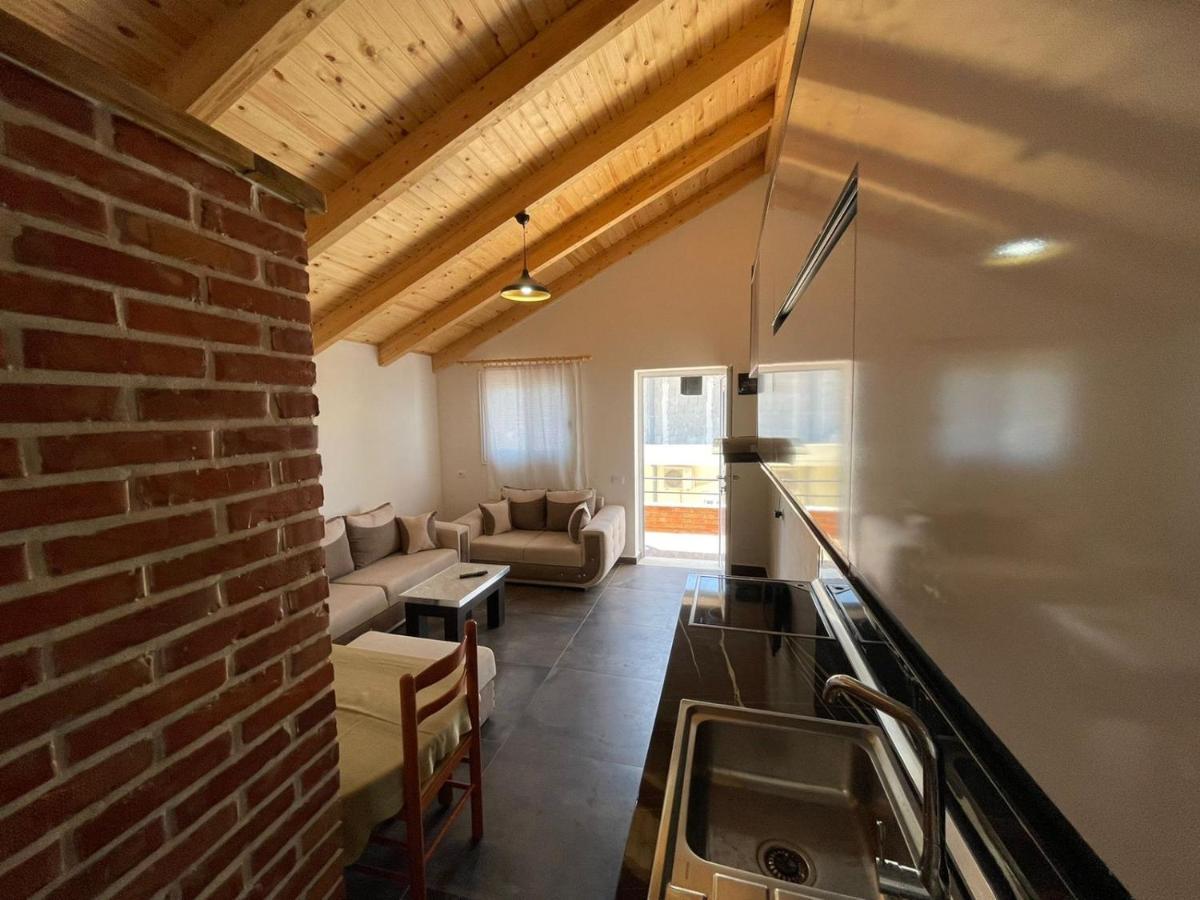 Guest Rooms Arbri Vlorë 外观 照片