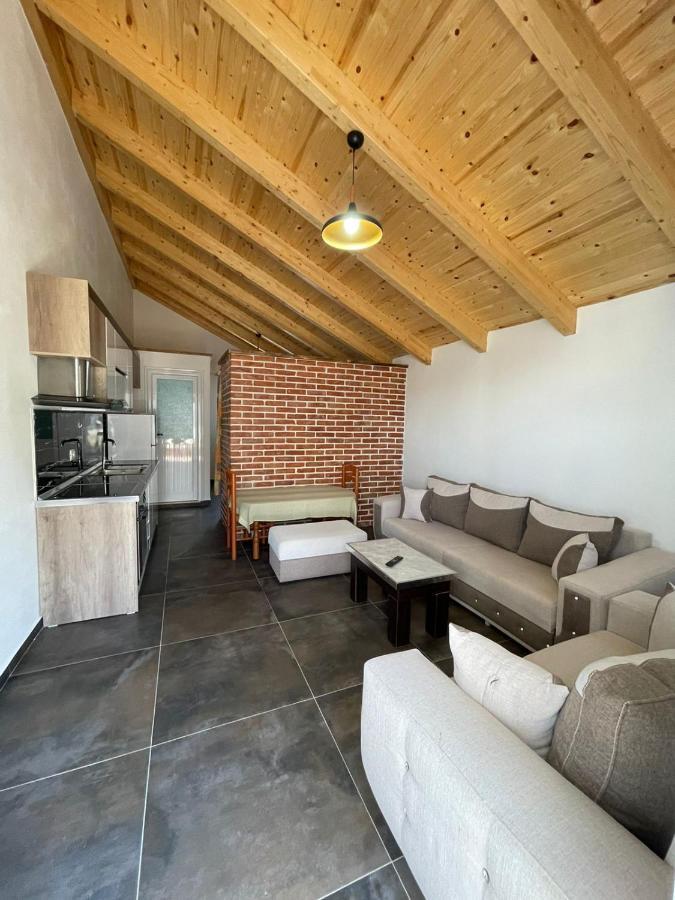Guest Rooms Arbri Vlorë 外观 照片