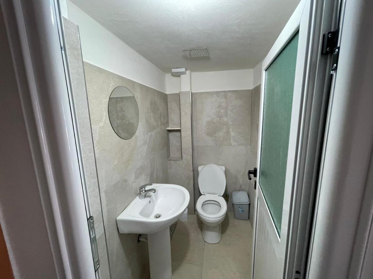 Guest Rooms Arbri Vlorë 外观 照片