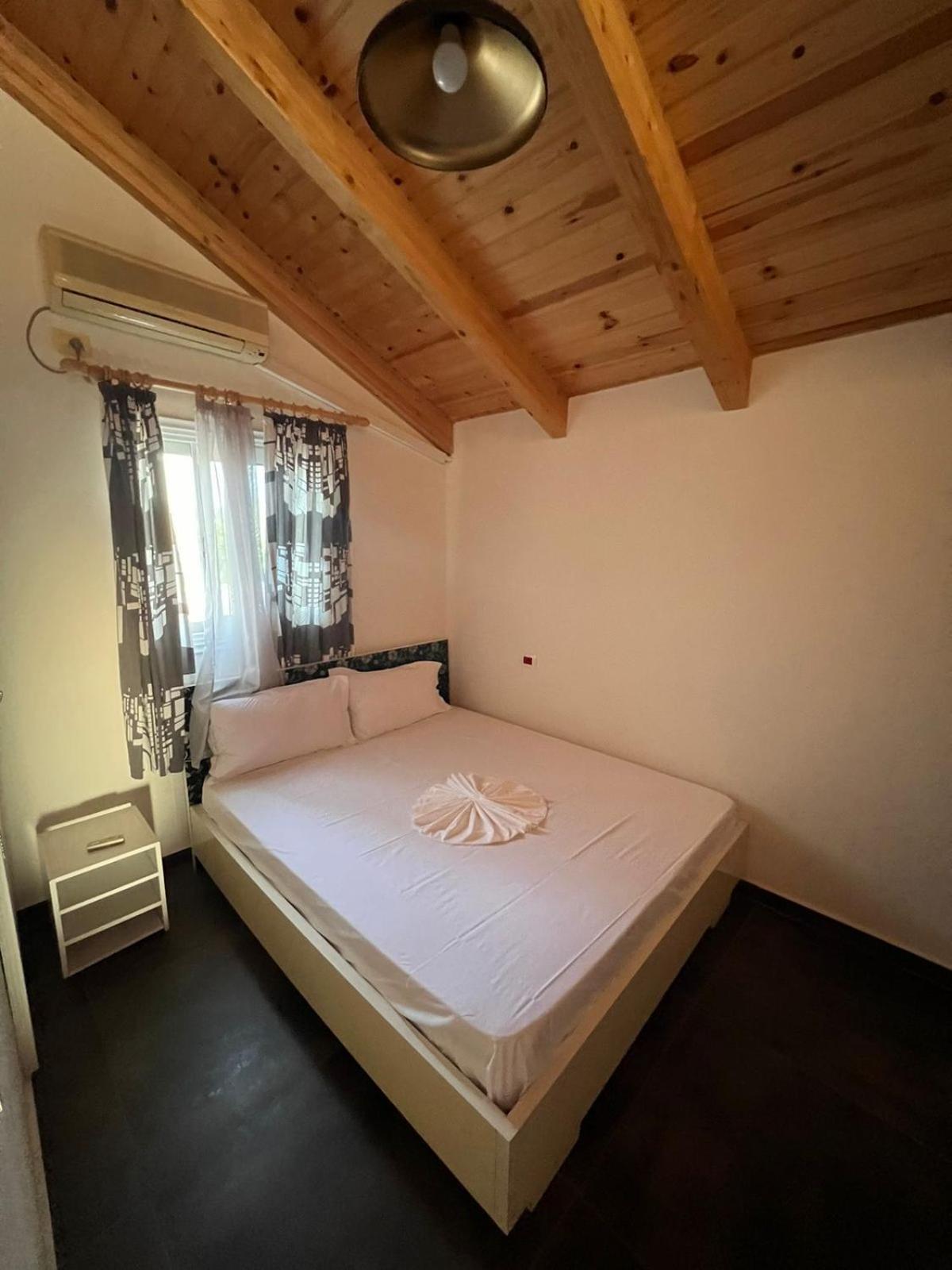 Guest Rooms Arbri Vlorë 外观 照片