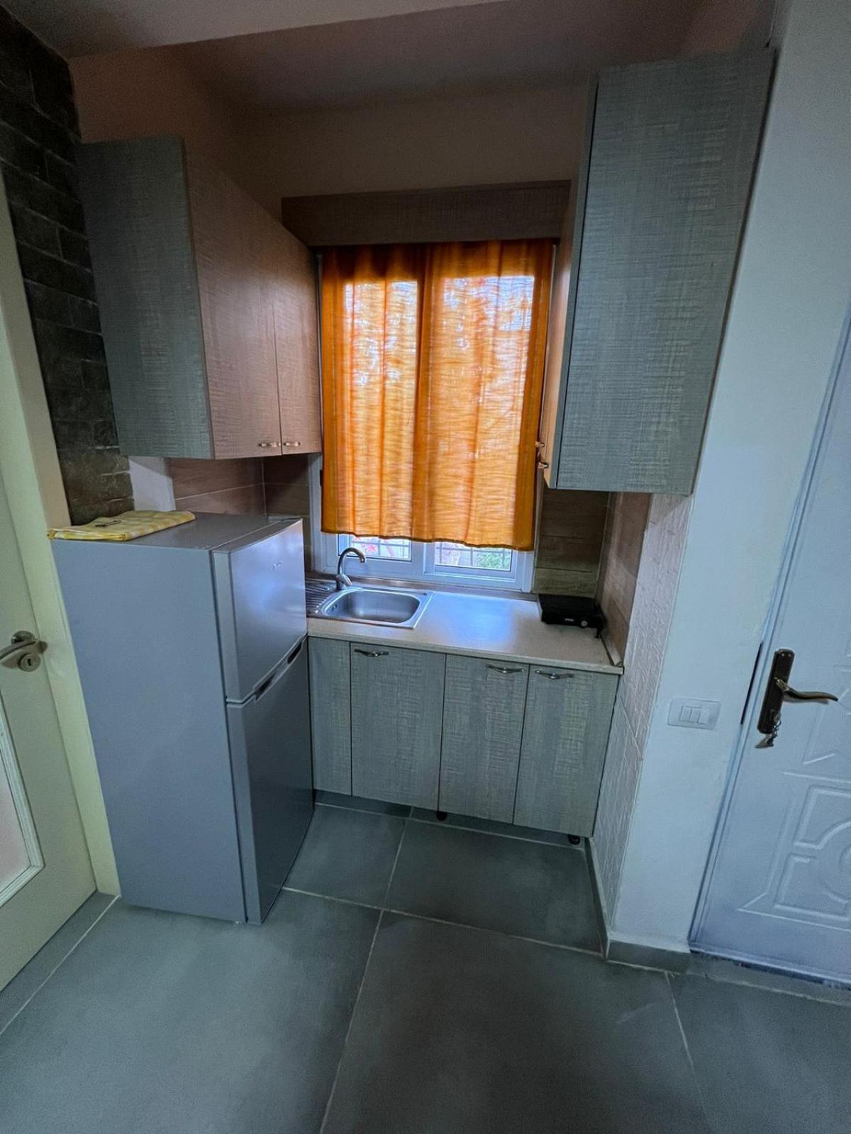Guest Rooms Arbri Vlorë 外观 照片