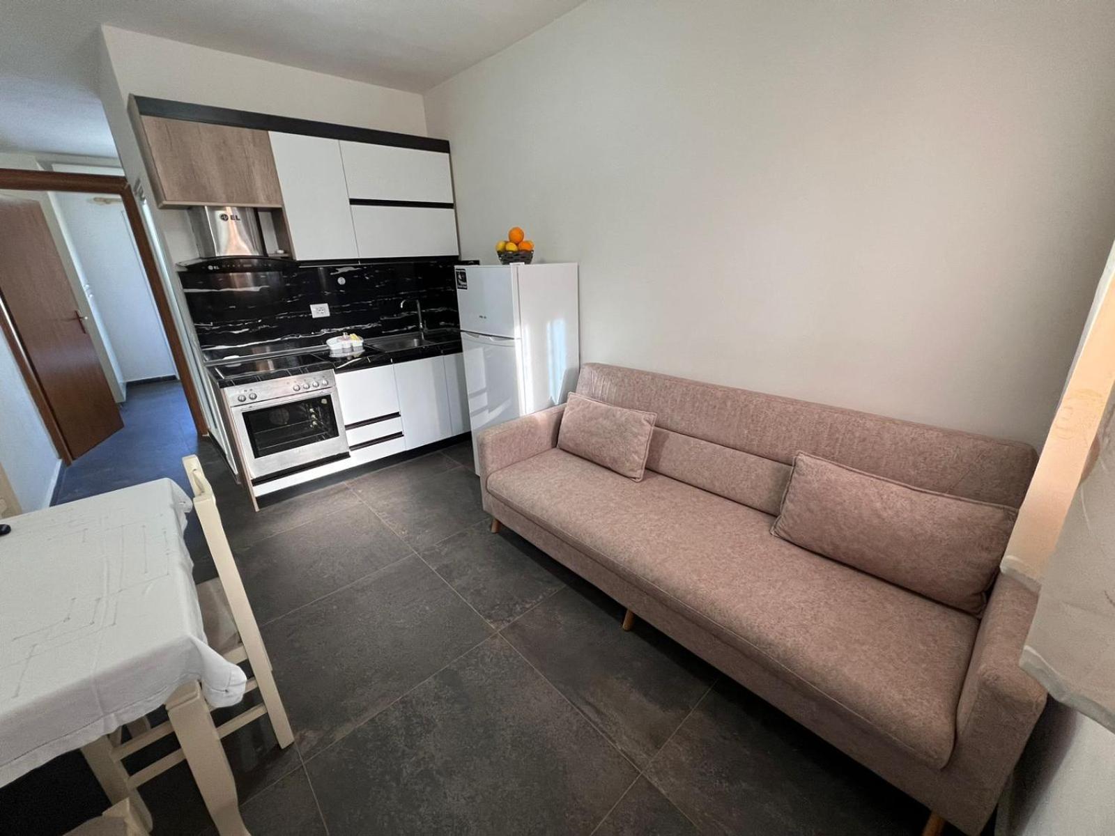 Guest Rooms Arbri Vlorë 外观 照片
