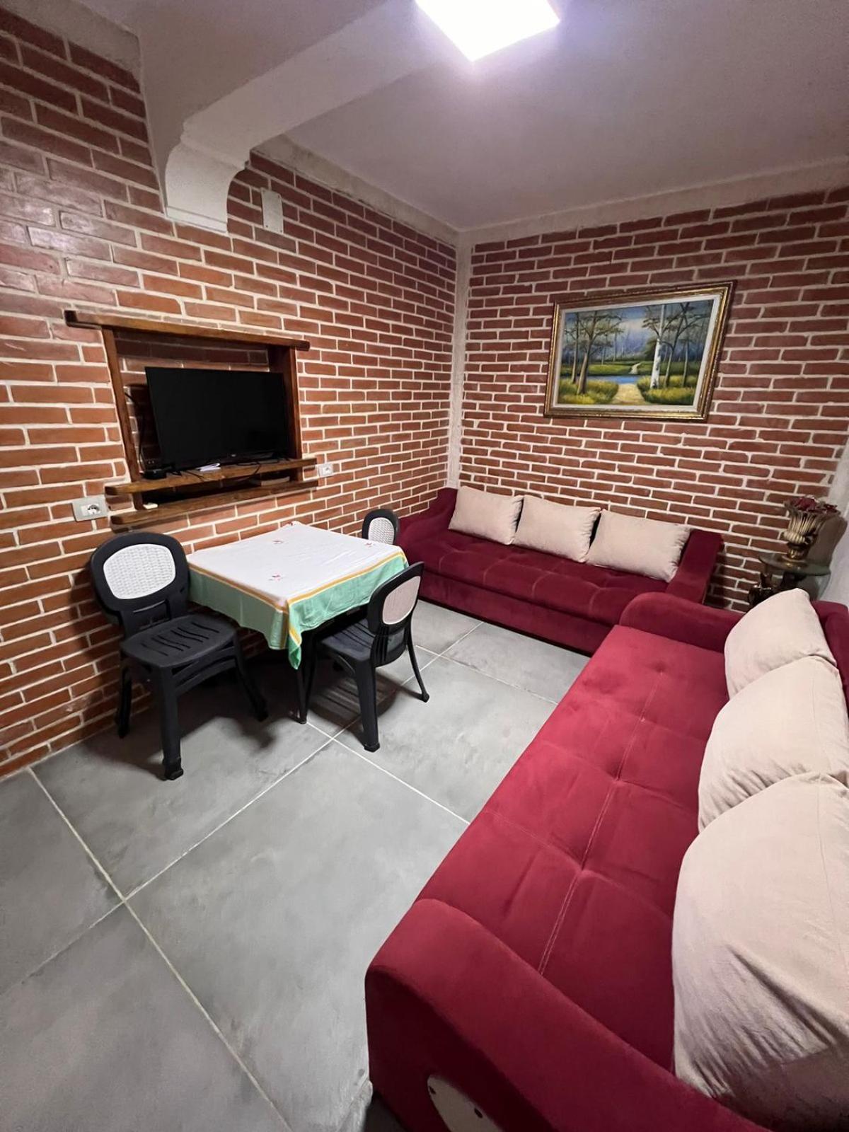 Guest Rooms Arbri Vlorë 外观 照片