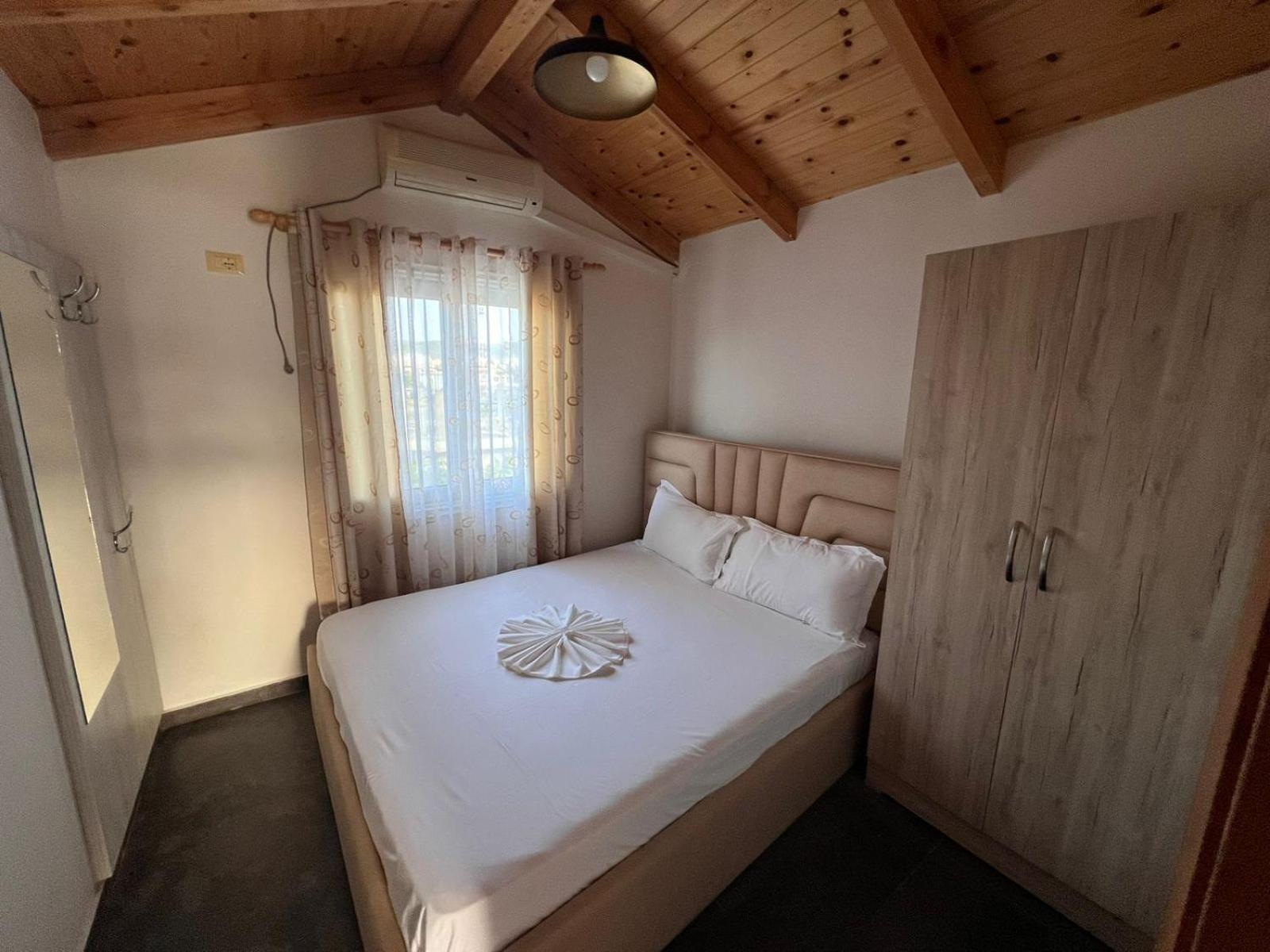 Guest Rooms Arbri Vlorë 外观 照片