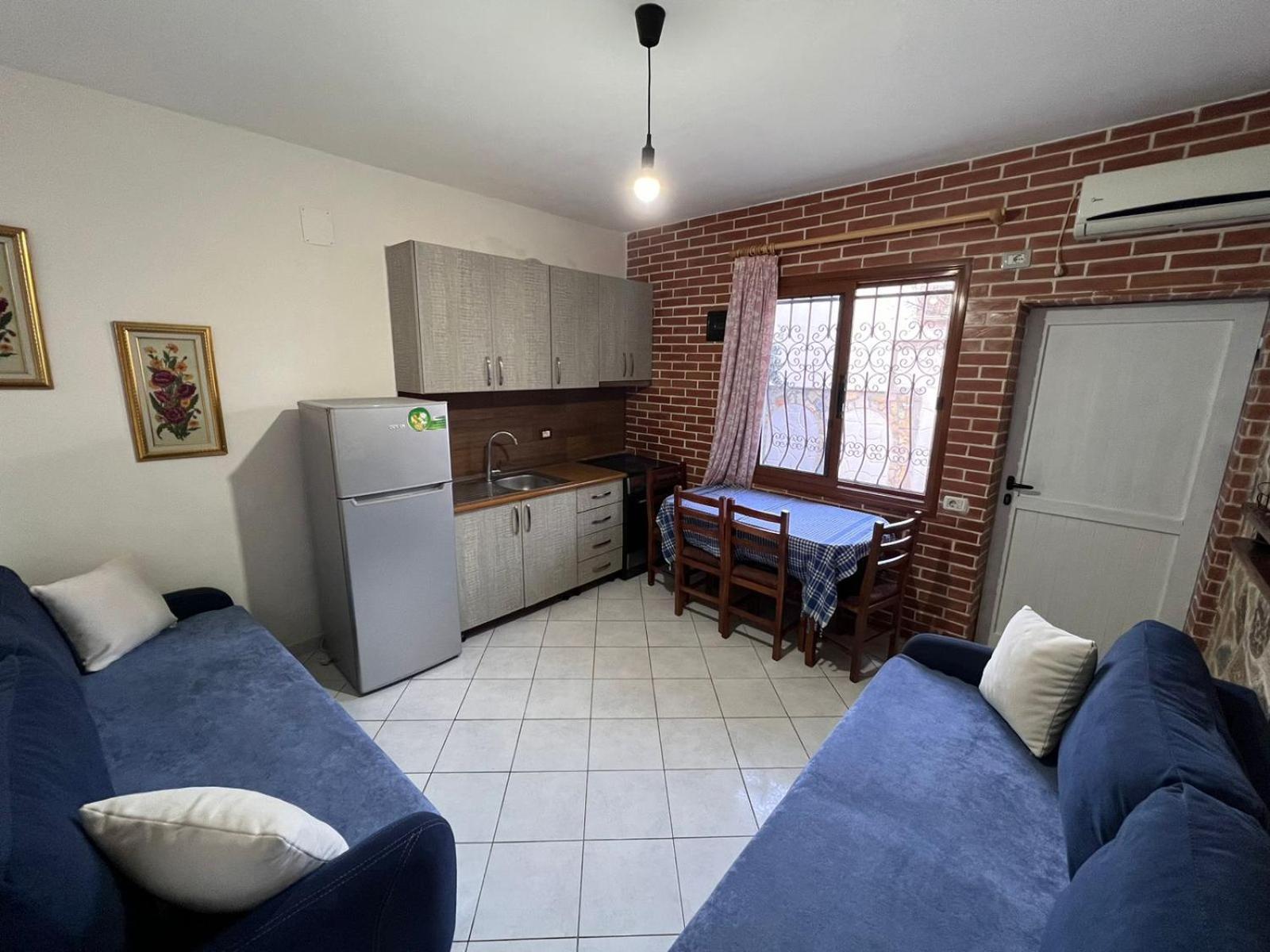 Guest Rooms Arbri Vlorë 外观 照片